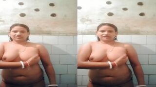 Dehati Boudi Bathing Naked Lover MMS